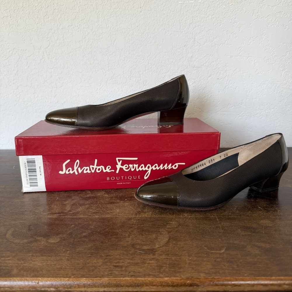 Salvatore Ferragamo Pablo Bronze Cap Toe Low Block Heel Pumps Shoes 7AA Boxed